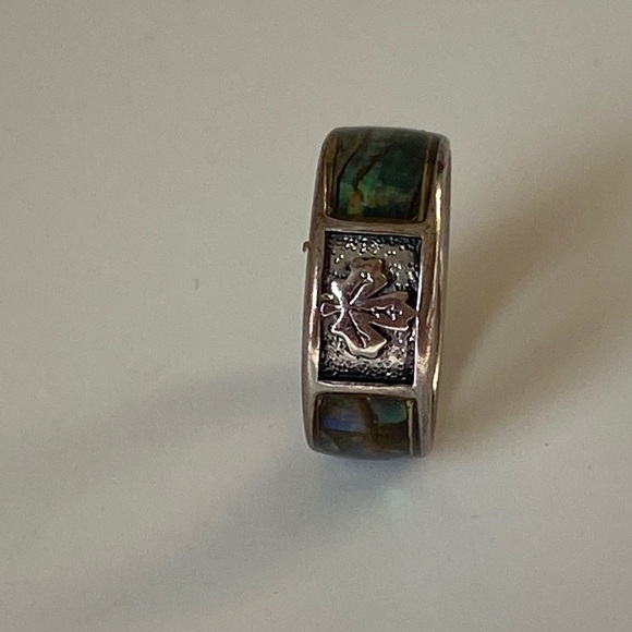 Silver Ring with Iridescent Inlay - Picture 2 of 8